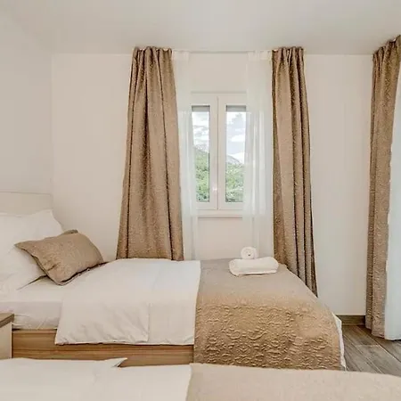 Villa Ivo Promajna Extérieur photo